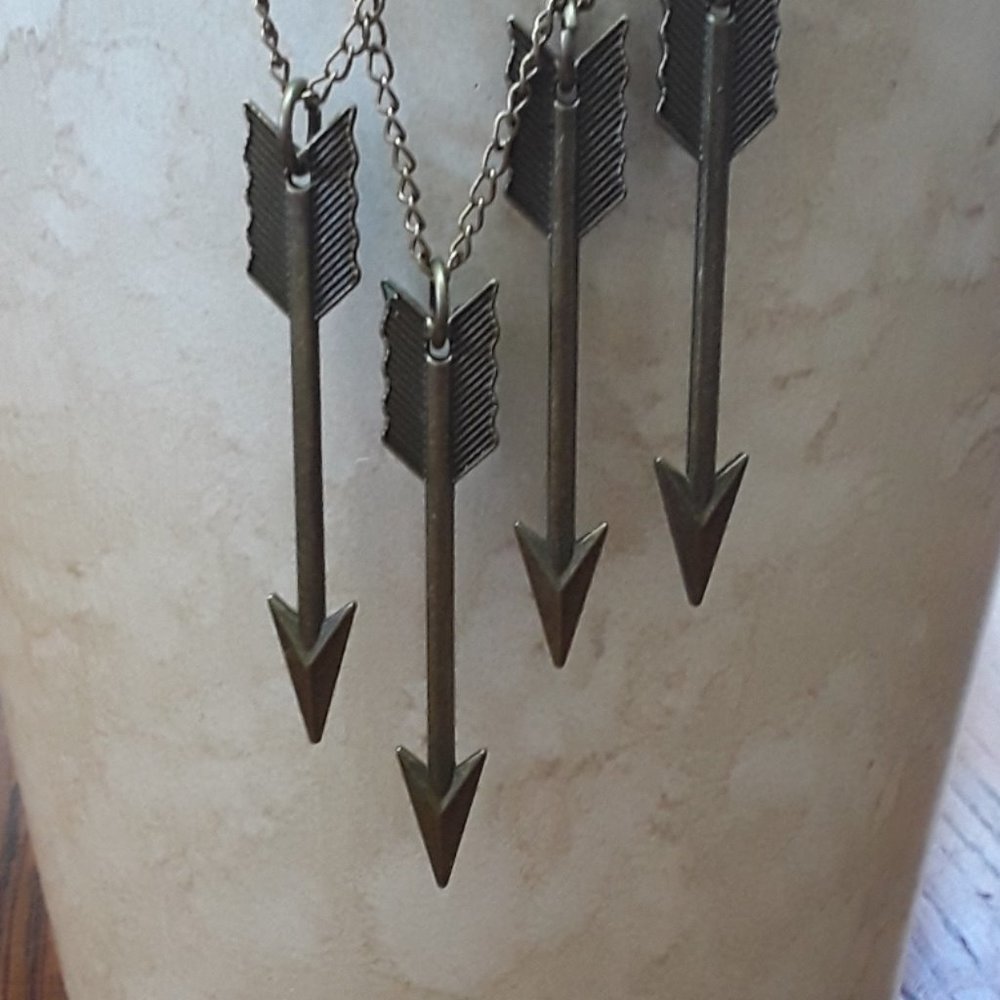 long everyday arrow necklace